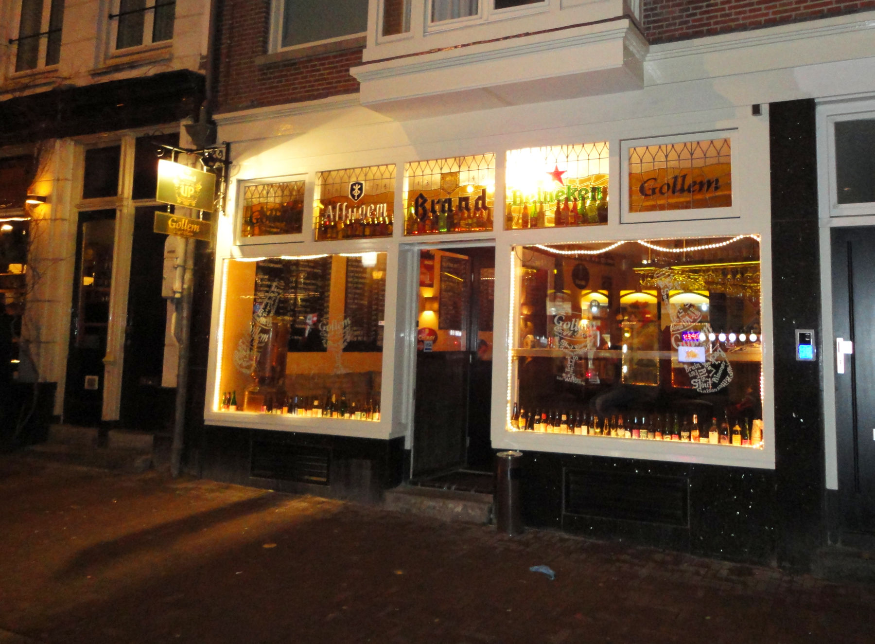 Cafe Gollem, Amsterdam outside